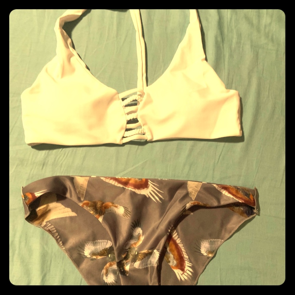 White/grey bird bathing suit